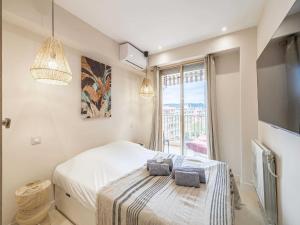 Renovated flat 250m from the beach - Town centre - 2BR 6p