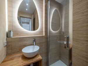 Renovated flat 250m from the beach - Town centre - 2BR 6p