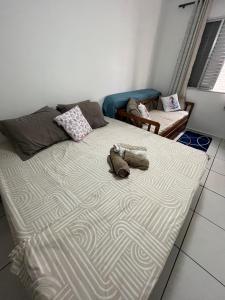 Pé na areia - 6 Hospedes Praia da Guilhermina- WI FI - Garagem- Quiosques e bares Supermercados ao lado