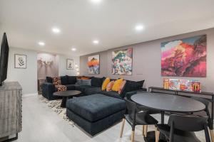 Colorful Getaway Hot Tub Enchanting Yard