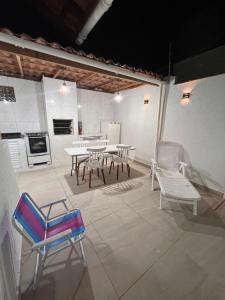 Casa Aconchegante em Itanhaem- Piscina e Churrasqueira 10 pessoas