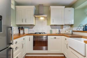 1 Belmont - Town Centre Close to beach shops