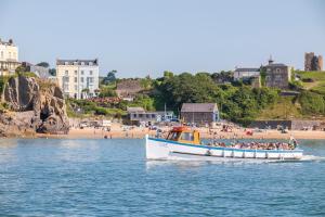 1 Belmont - Town Centre Close to beach shops