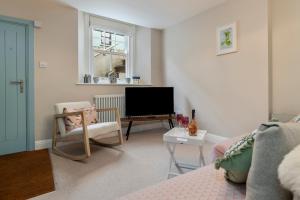 1 Belmont - Town Centre Close to beach shops