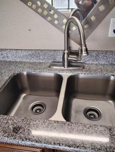 Gated - 1 King Bed 1 Bath Apt with Full Kitchen 103