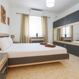 Gżira Well-Equipped 4BR Flat in Peaceful - GV