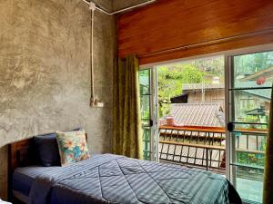 กินลมชมจันทร์ แม่กำปอง