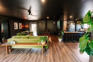 Black Diamond - Pet Friendly, Magnesium Spa