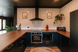 Black Diamond - Pet Friendly, Magnesium Spa