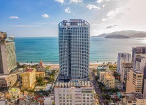 MELLIA OCEANUS NHA TRANG BAY Five-Star Suites