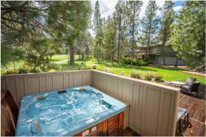 Hot Tub Home Near Golf and SHARC