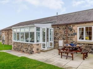 2 Bed in Newton-by-the-Sea 80485