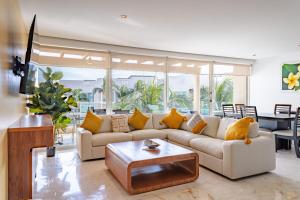 Elements Penthouse 14 condo