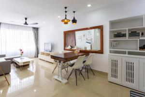 Sunrise City 1 phòng ngủ view hồ bơi