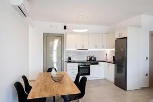 Kristi by Vintage Travel