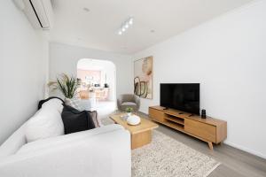 Westside Lake and Bay - Altona