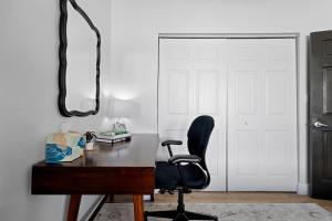 Cozy 2BR Next to Design District & Free Parking