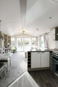 Billing Aquadrome - Bird Lake View