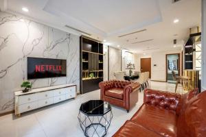 Landmark 81 LUNA Apartment - Condotel Luxury Residence