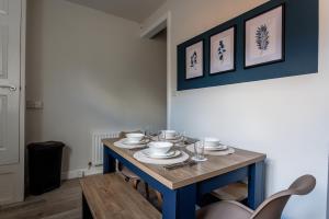 Vine House Hideaway- 2 BR home