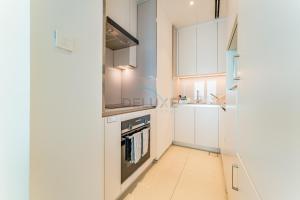 Direct Beachfront Access, Connected to Address Beach Resort, Unmatched Walkability Near Cafes, Restaurants and Retail shops - Jumeirah Gate Tower, JBR by Deluxe Holiday Homes