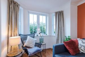 Stunning Home, Perfect for Groups, FREE Parking!