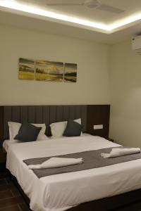 TIRUPATI WHITE - Hotel & Restaurant