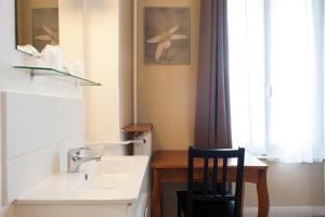 Hotels Hotel des Facultes : photos des chambres