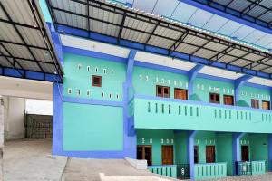 RedDoorz at Raya Hotel Berastagi