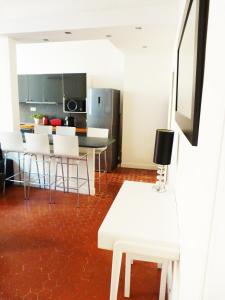 Appartements Appartement coeur historique Aix : photos des chambres