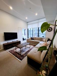 Serenity in Ryde, ferry,train & cafes around