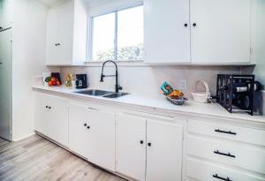 Fully Furnished 1-Bedroom