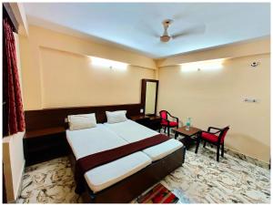 VIP Road Arya - Palace Residecny Near Sea Beach - Restaurant-Free Parking and Lift Facilities - FullyAir Air Conditioning Rooms - Best Hotel In Puri