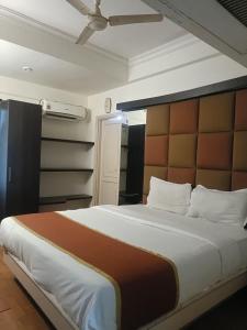 Hotel Crown