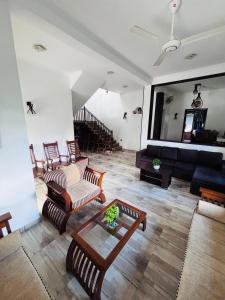 Solara Stay Dickwella