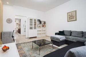 Cozy Apt near Malpensa Airport, Courthouse and Hospital at Busto