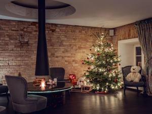 Moon Garden Old Town Hotel