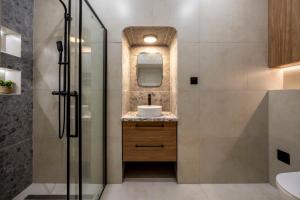 Exclusive 4BEDRM 3BATHRM Central Home by Prestige Homes