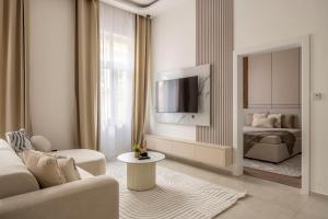 Exclusive 4BEDRM 3BATHRM Central Home by Prestige Homes