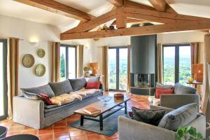 Modern Villa With Pool In Cotignac