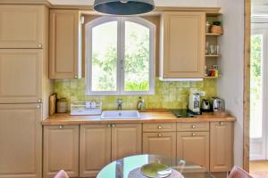 Modern Villa With Pool In Cotignac