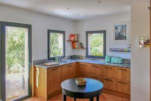 Modern Villa With Pool In Cotignac