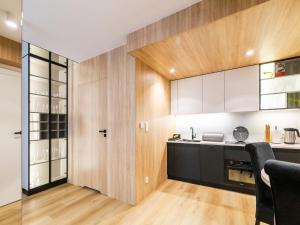 Luxury 3-room apartment by the beach