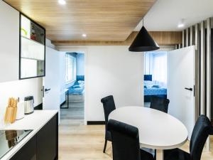 Luxury 3-room apartment by the beach