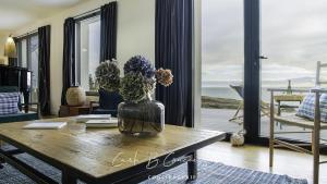 Vue imprenable exceptionnelle sur locéan pour cette résidence haut de gamme avec piano DOELAN