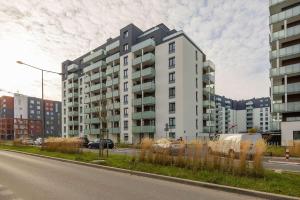 Stylish Apartment Habicha with Air Conditioning and Underground Parking by Noclegi Renters