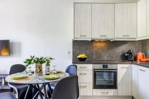 The Green Yard Apartment