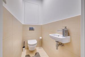 Modern 4-Room Home with Office in a Quiet Area