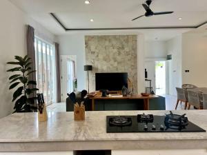 3BR Luxury Retreat Umalas with Pool - Villa Theo