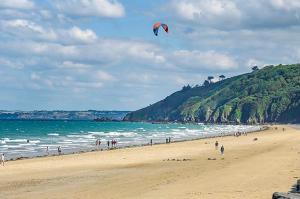 Grande maison familiale avec jardin parking et jeux